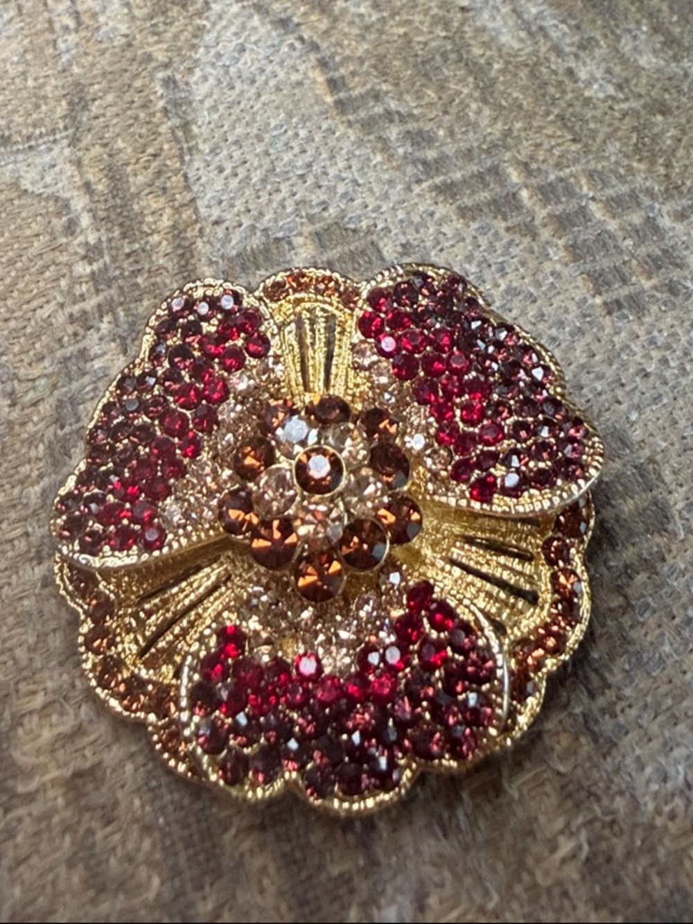 Gold-Tone Red-amber Crystal Floral Brooch - Elegant Women's JewelryNWOT VINTAGE